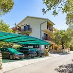 Anamar & Apartament Supetarska Draga