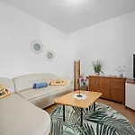 Apartament Anamar & *